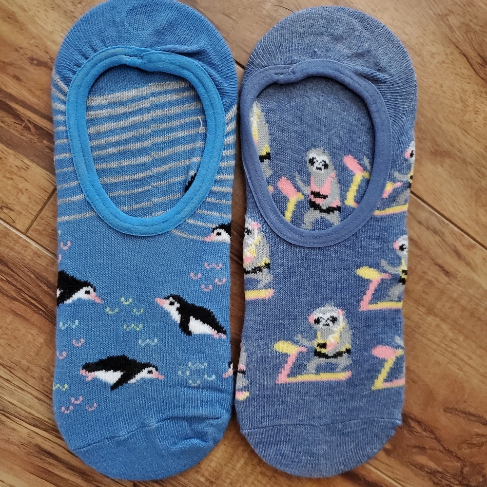 2 Pairs Fun No Show Socks 🦥🐧